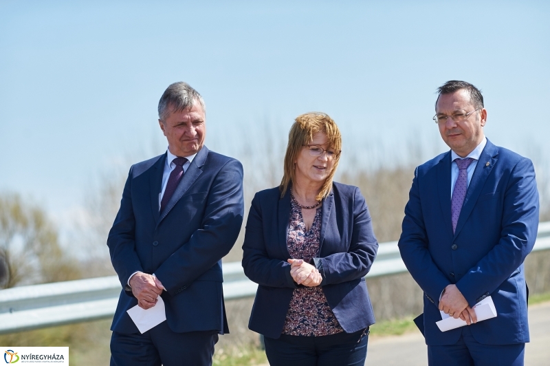 Kálmánházai felüljáró újra nyitása - fotó Szarka Lajos