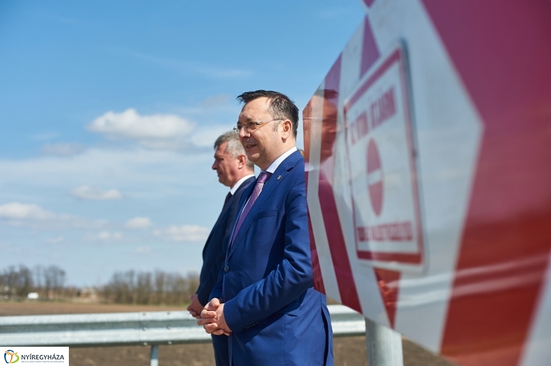 Kálmánházai felüljáró újra nyitása - fotó Szarka Lajos