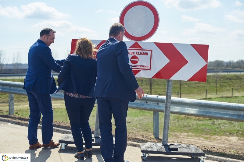 Kálmánházai felüljáró újra nyitása - fotó Szarka Lajos