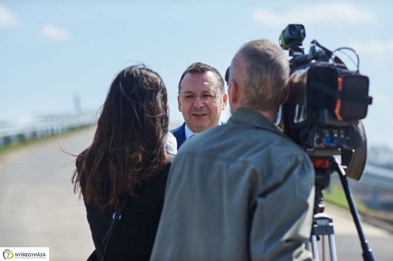 Kálmánházai felüljáró újra nyitása - fotó Szarka Lajos