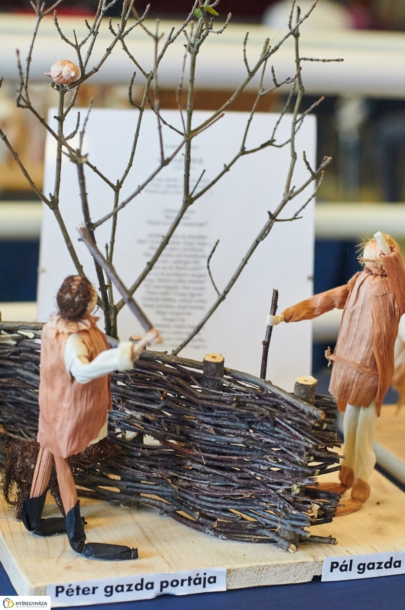 Csuhészobor kiállítás a Városmajorban - fotó Szarka Lajos