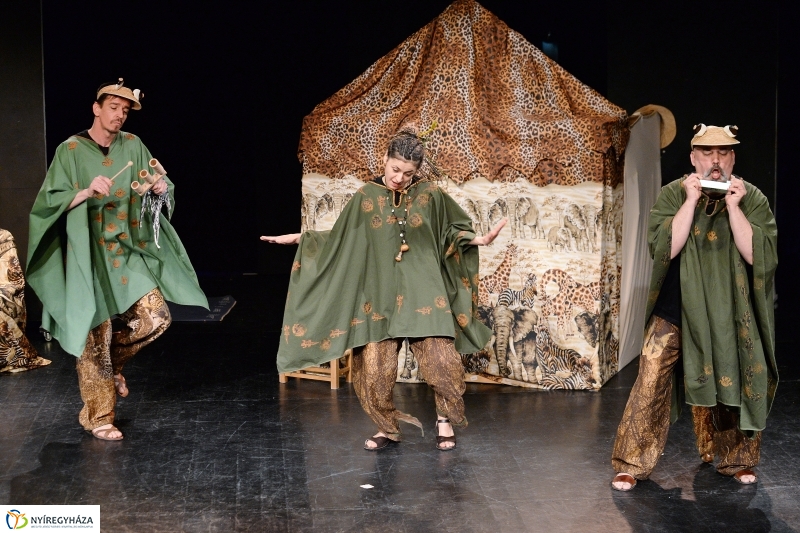 Maszmók Afrikában - fotó Trifonov Éva