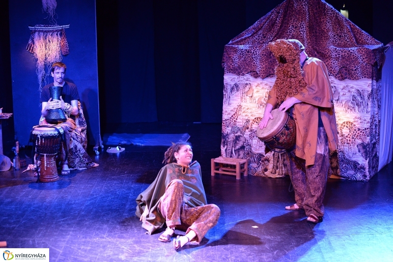 Maszmók Afrikában - fotó Trifonov Éva