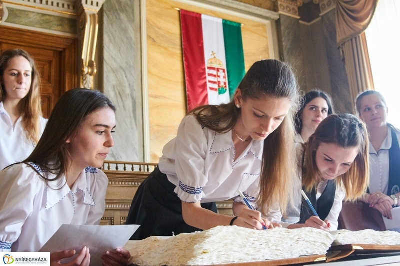 Ballagók Kapcsos Könyve 2018 - fotó Szarka Lajos