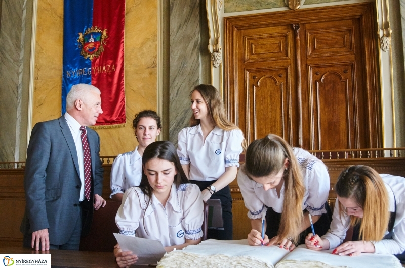 Ballagók Kapcsos Könyve 2018 - fotó Szarka Lajos