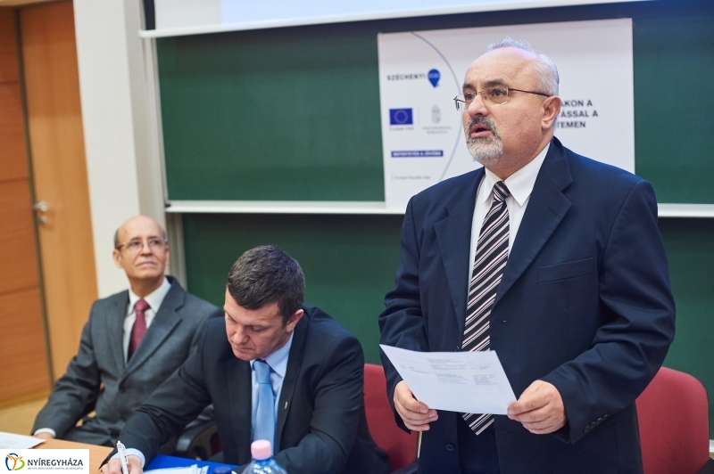 Sajtótájékoztató a duális felsőoktatásról - fotó Szarka Lajos