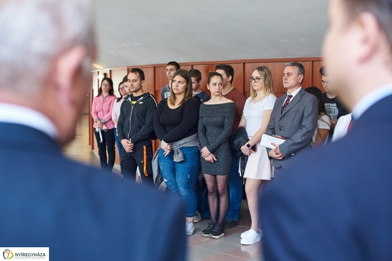 Honvédségi kiállítás az egyetemen - fotó Szarka Lajos