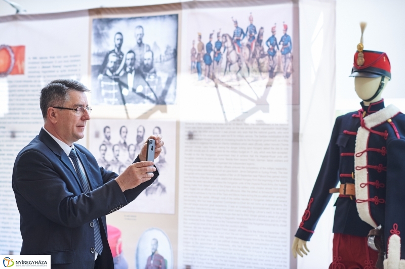 Honvédségi kiállítás az egyetemen - fotó Szarka Lajos