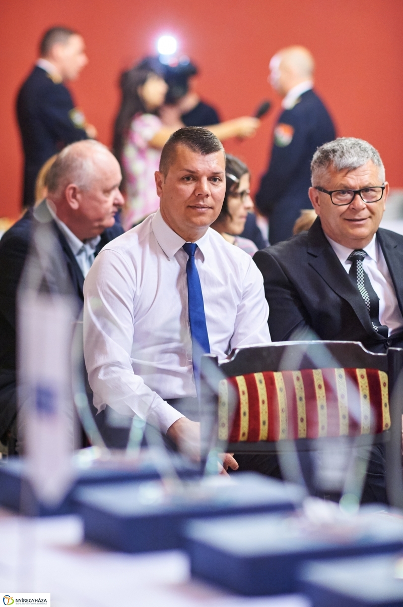 A Kelet hétköznapi hősei - fotó Szarka Lajos