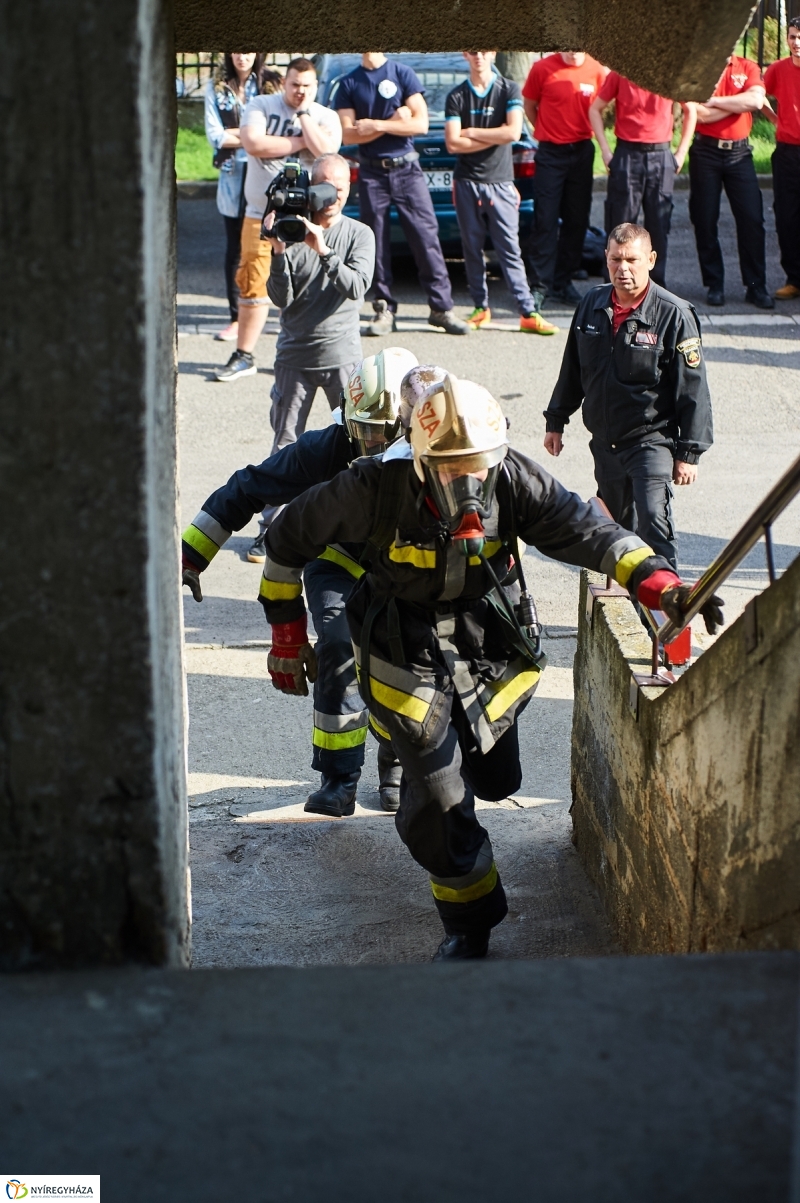 Lépcsőfutás a Bánkiban - fotó Szarka Lajos