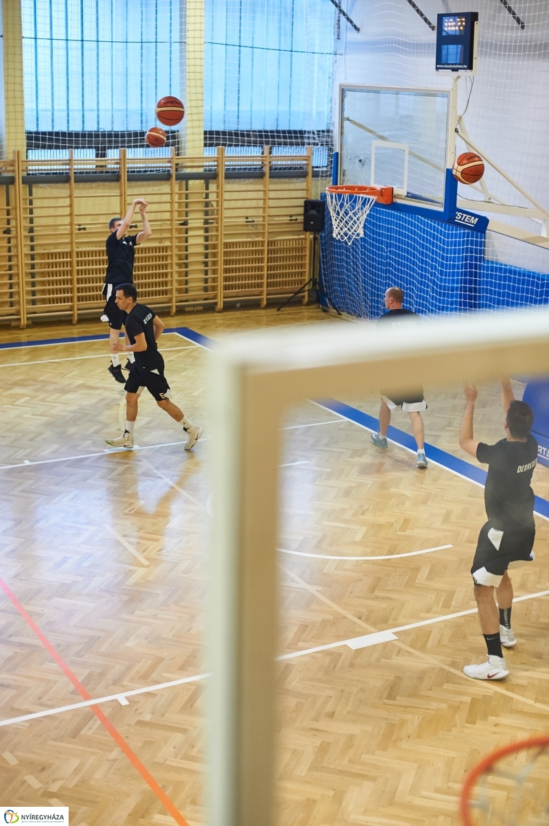 NYIKSE-Debrecen férfi kosárlabda - fotó Szarka Lajos