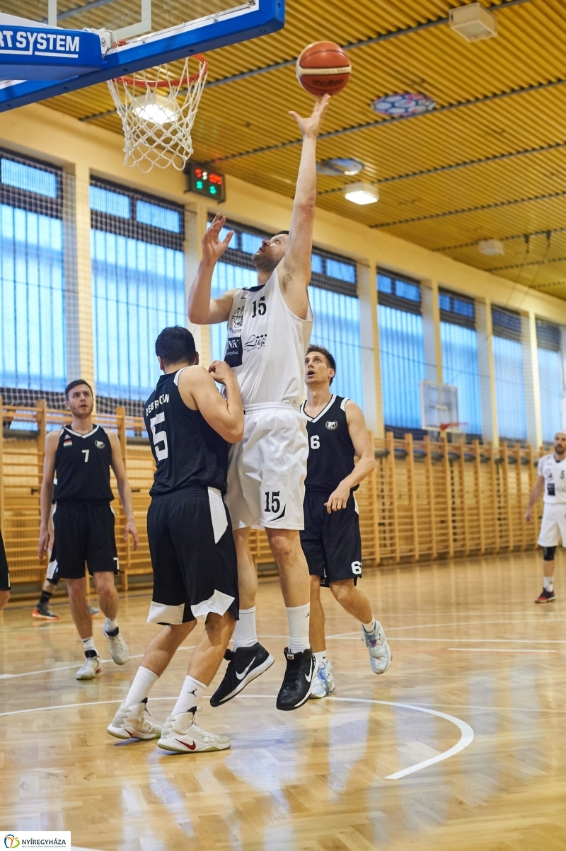 NYIKSE-Debrecen férfi kosárlabda - fotó Szarka Lajos