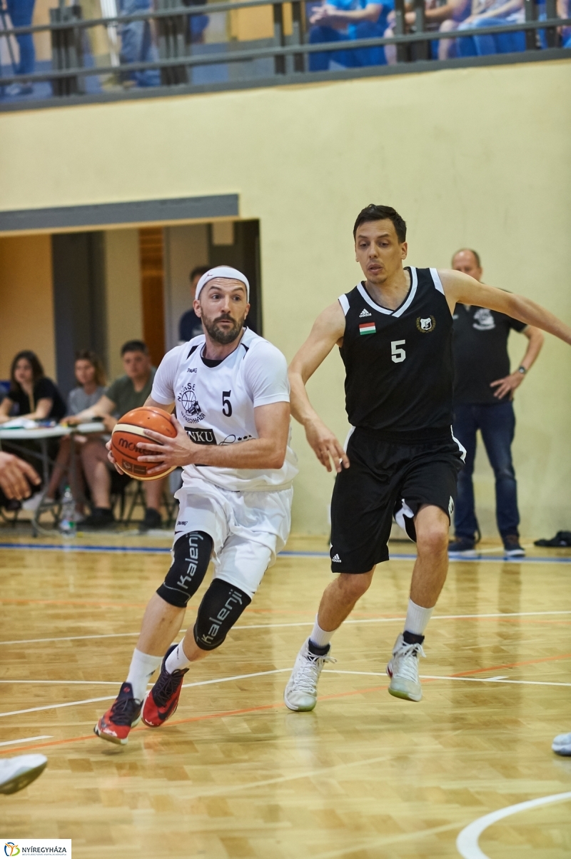 NYIKSE-Debrecen férfi kosárlabda - fotó Szarka Lajos