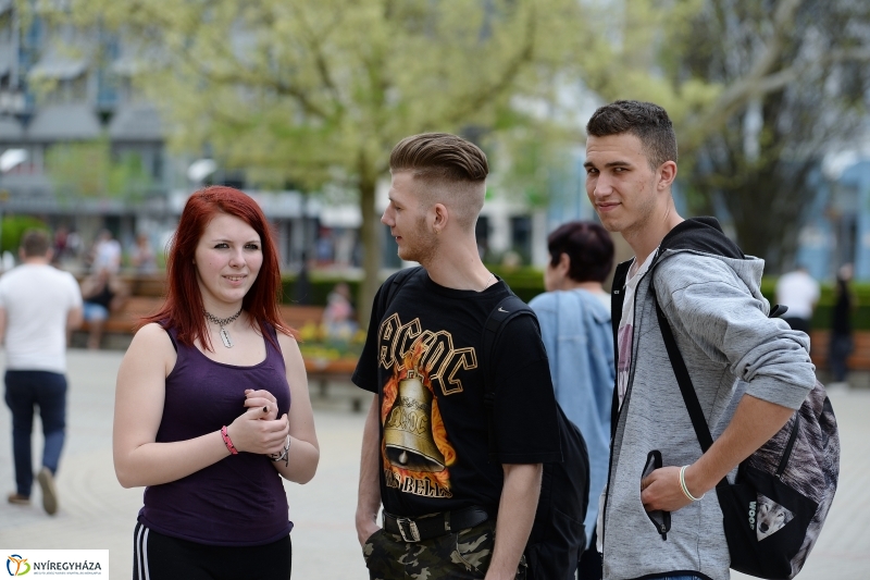 Megkezdődött az Ifjúsági Hét a Kossuth téren - fotó Trifonov Éva