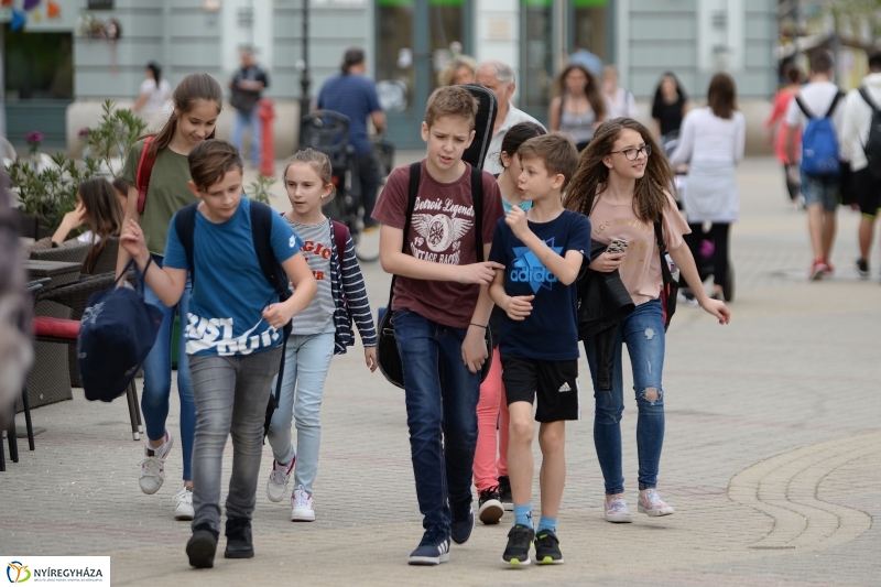 Megkezdődött az Ifjúsági Hét a Kossuth téren - fotó Trifonov Éva