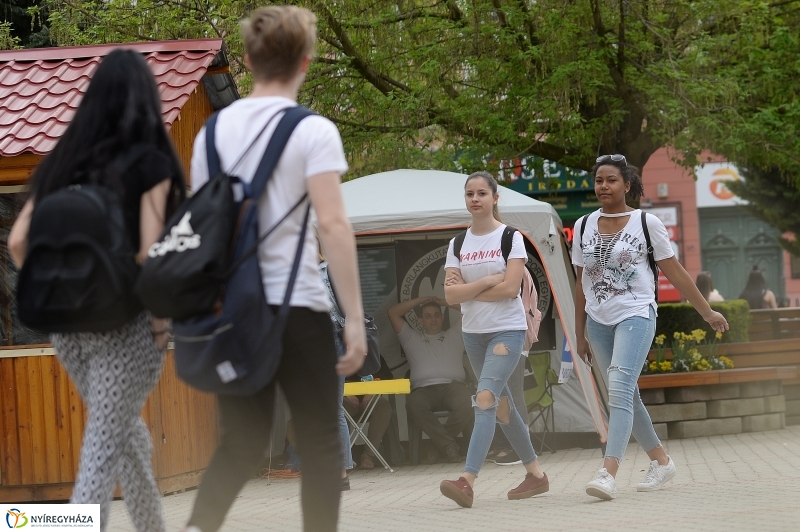 Megkezdődött az Ifjúsági Hét a Kossuth téren - fotó Trifonov Éva