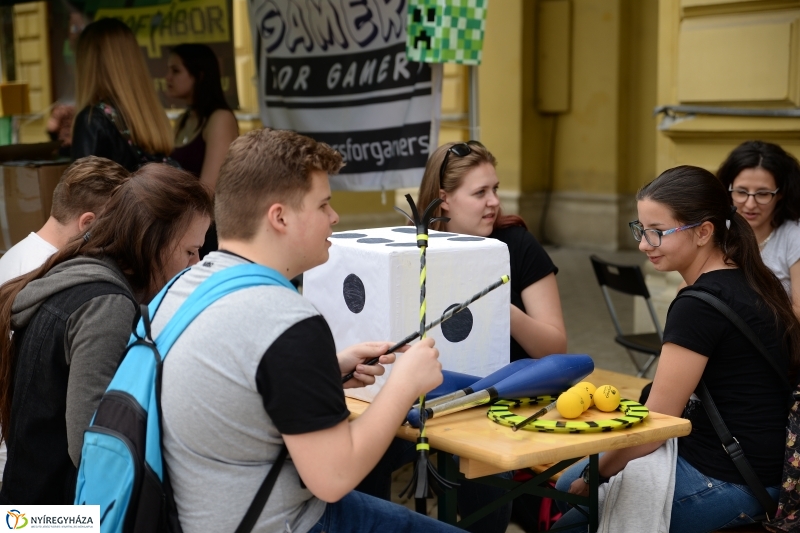 Megkezdődött az Ifjúsági Hét a Kossuth téren - fotó Trifonov Éva