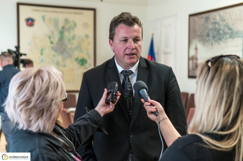 Sajtótájékoztatók a Városházán - fotó Kohut Árpád