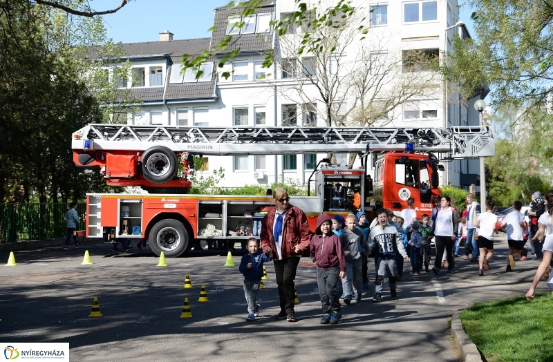 Pindur-Pandúr nap a Virág utcai óvodában - fotó Trifonov Éva