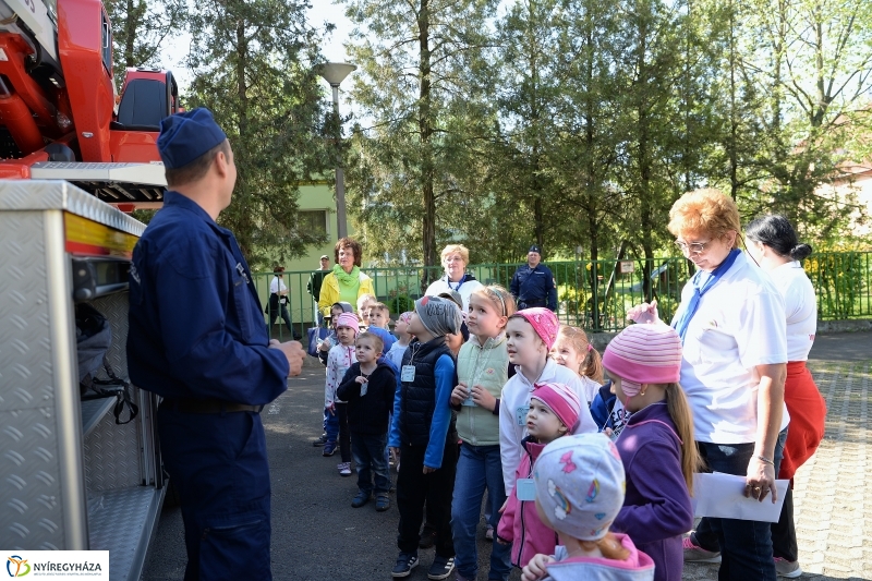 Pindur-Pandúr nap a Virág utcai óvodában - fotó Trifonov Éva