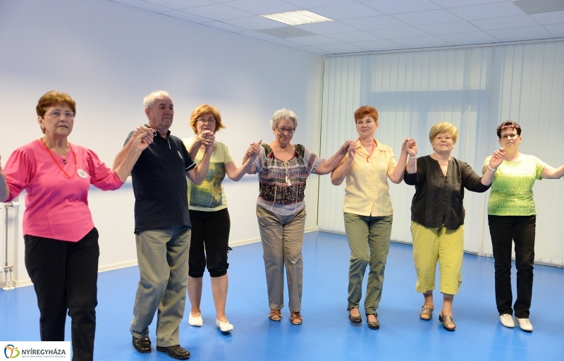 Senior örömtánc a VMKK-ban - fotó Trifonov Éva