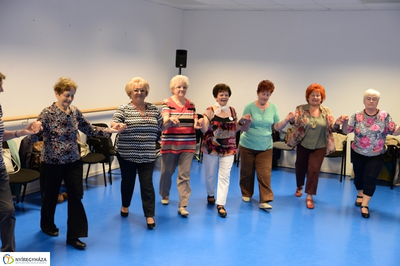 Senior örömtánc a VMKK-ban - fotó Trifonov Éva