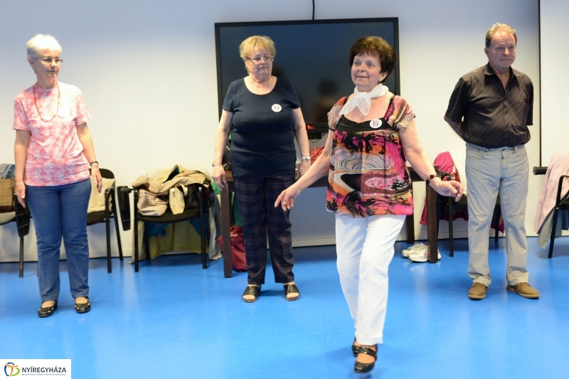 Senior örömtánc a VMKK-ban - fotó Trifonov Éva