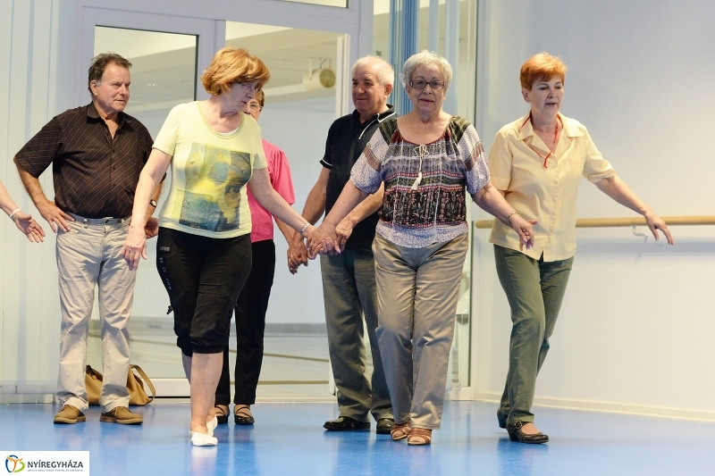 Senior örömtánc a VMKK-ban - fotó Trifonov Éva