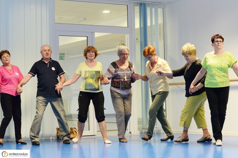 Senior örömtánc a VMKK-ban - fotó Trifonov Éva