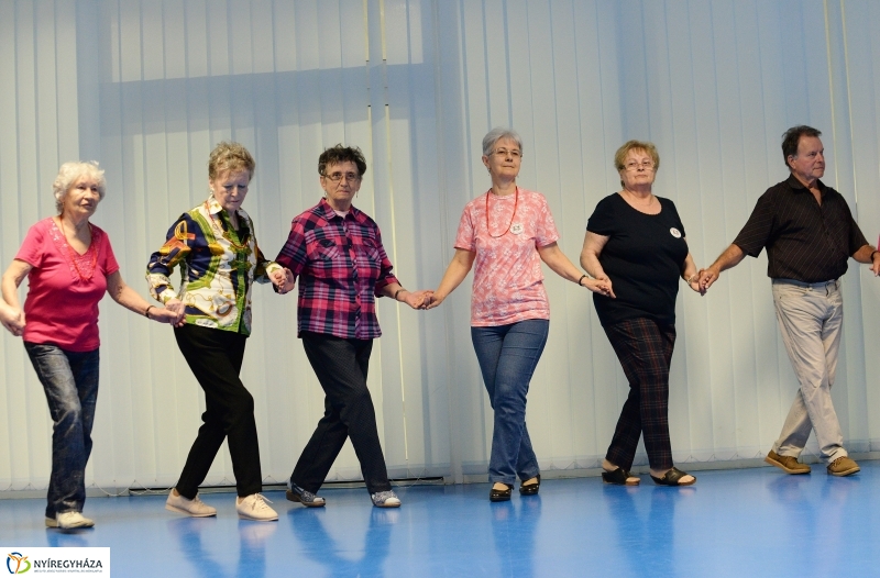 Senior örömtánc a VMKK-ban - fotó Trifonov Éva
