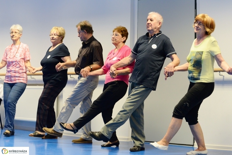 Senior örömtánc a VMKK-ban - fotó Trifonov Éva