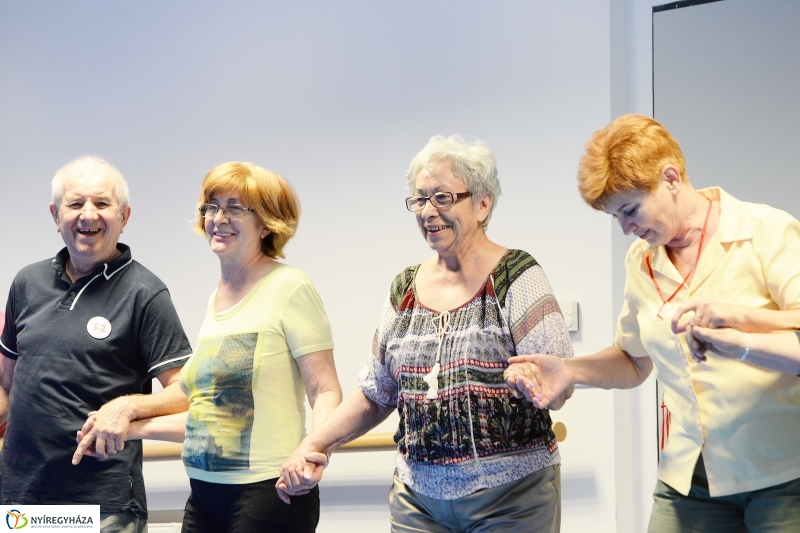 Senior örömtánc a VMKK-ban - fotó Trifonov Éva