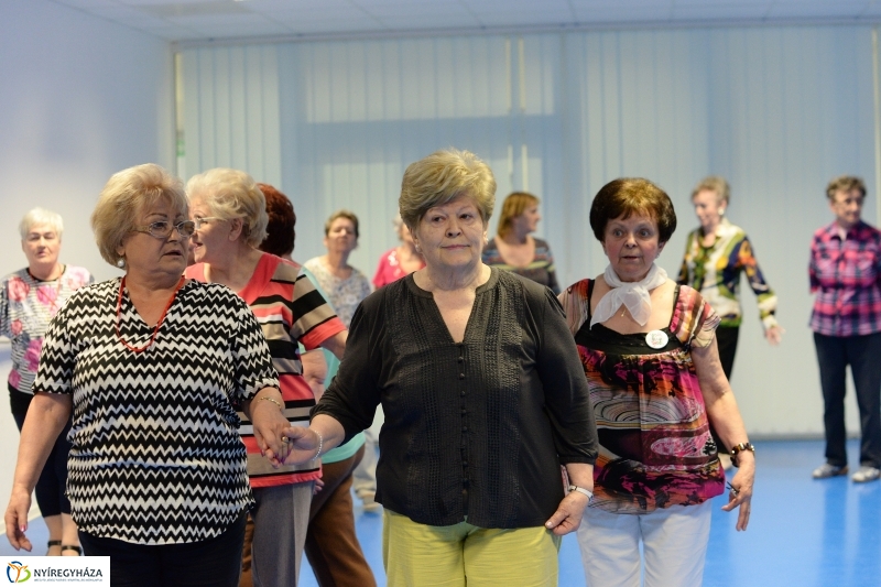 Senior örömtánc a VMKK-ban - fotó Trifonov Éva