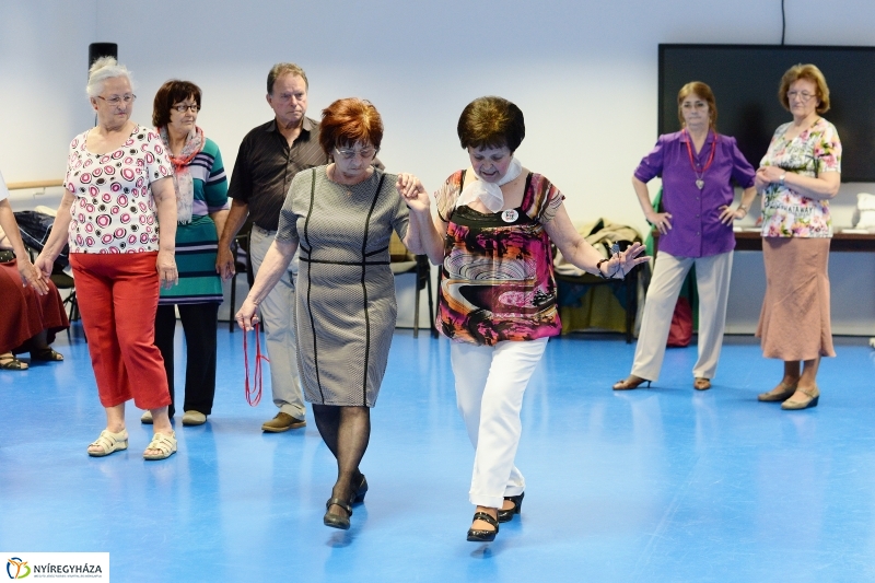 Senior örömtánc a VMKK-ban - fotó Trifonov Éva