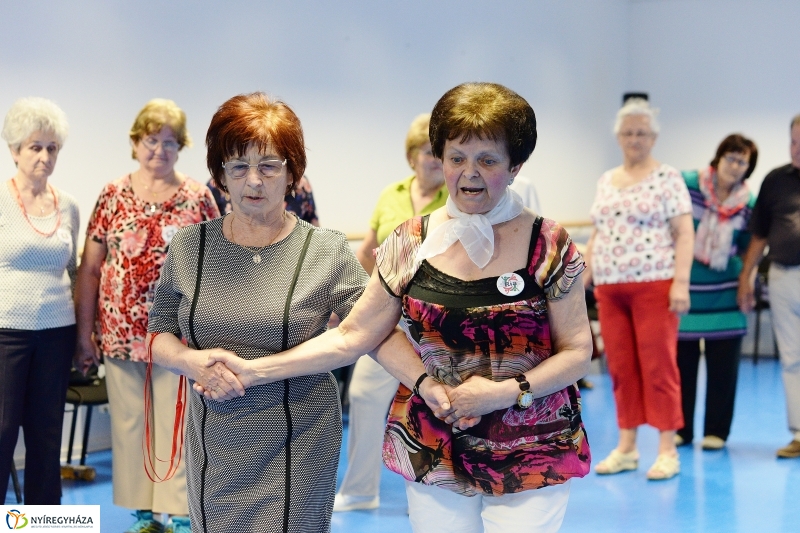 Senior örömtánc a VMKK-ban - fotó Trifonov Éva
