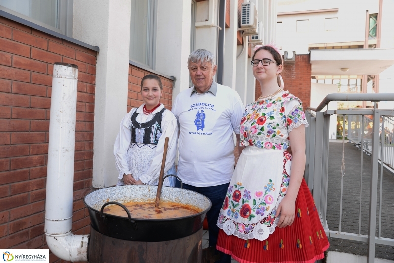 Helló Nyíregyháza délelőtt 1  - fotó Trifonov Éva