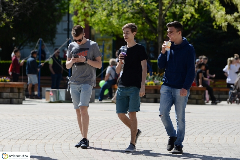 Helló Nyíregyháza délelőtt 1  - fotó Trifonov Éva