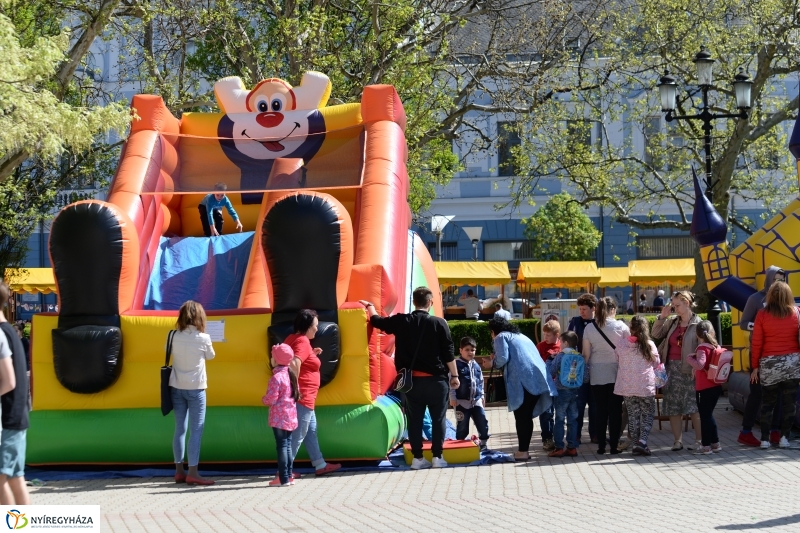 Helló Nyíregyháza délelőtt 1  - fotó Trifonov Éva