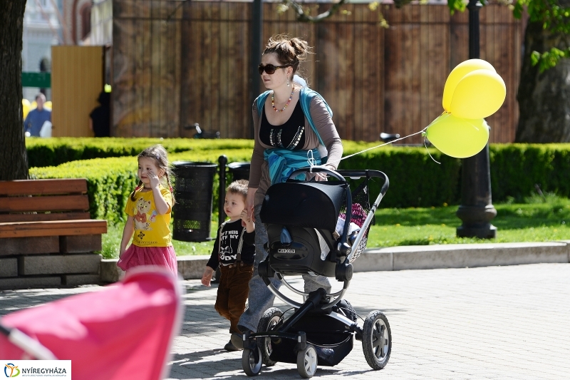 Helló Nyíregyháza délelőtt 1  - fotó Trifonov Éva