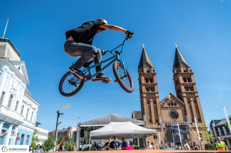 Bmx bemutató a Hello Nyíregyházán - fotó Kohut Árpád