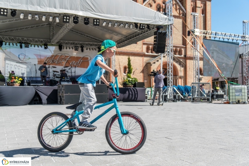 Bmx bemutató a Hello Nyíregyházán - fotó Kohut Árpád