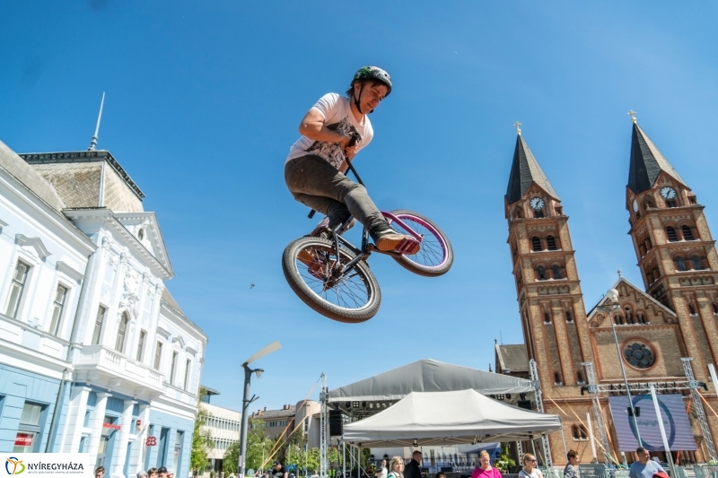 Bmx bemutató a Hello Nyíregyházán - fotó Kohut Árpád