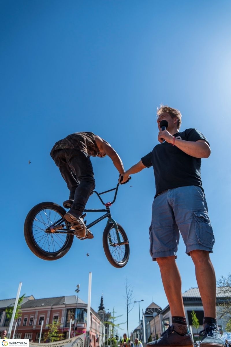 Bmx bemutató a Hello Nyíregyházán - fotó Kohut Árpád