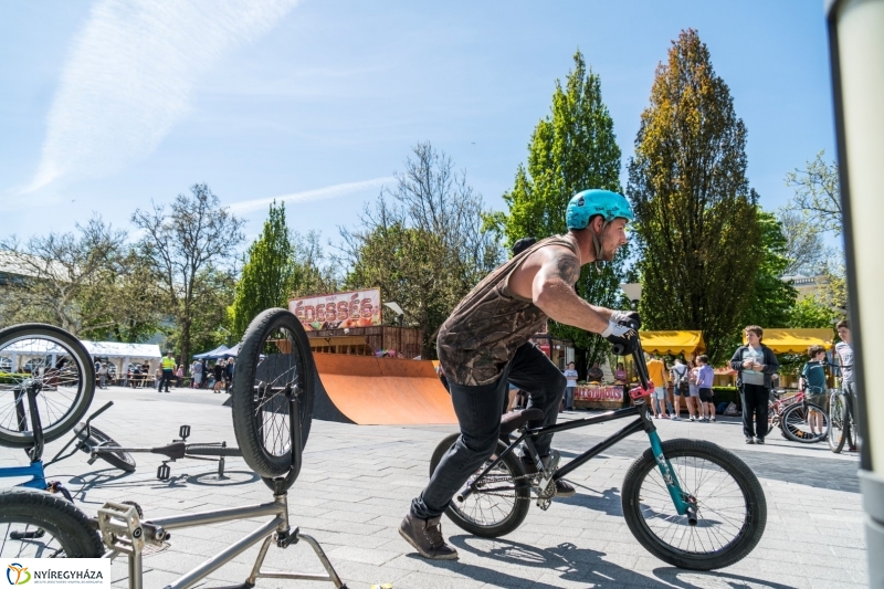 Bmx bemutató a Hello Nyíregyházán - fotó Kohut Árpád
