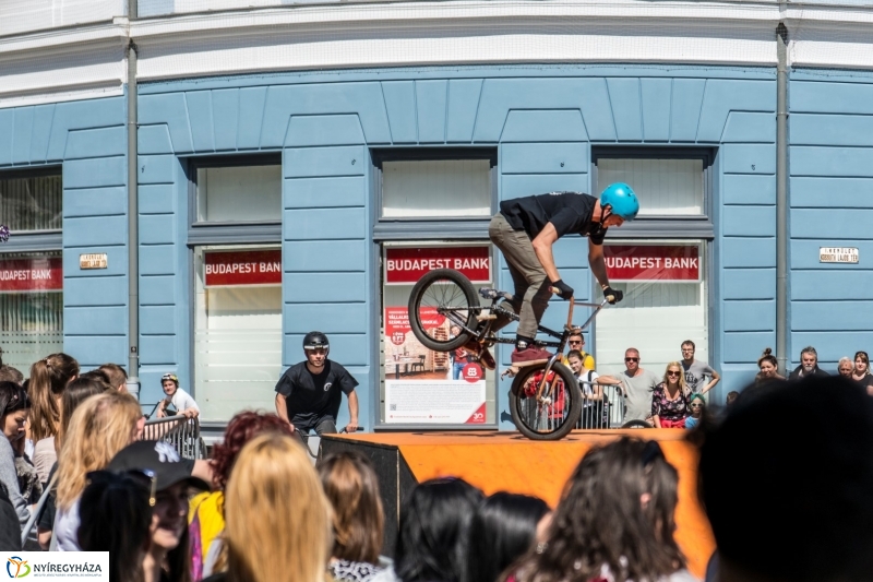 Bmx bemutató a Hello Nyíregyházán - fotó Kohut Árpád