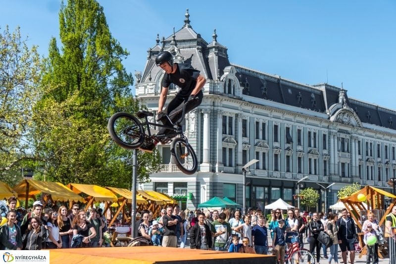 Bmx bemutató a Hello Nyíregyházán - fotó Kohut Árpád