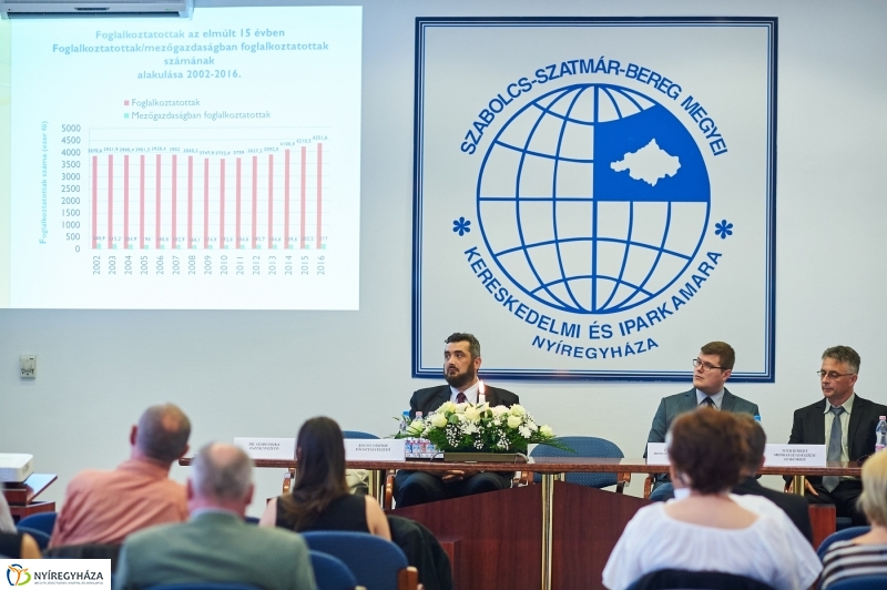 Munkaügyi konferencia az iparkamarában - fotó Szarka Lajos