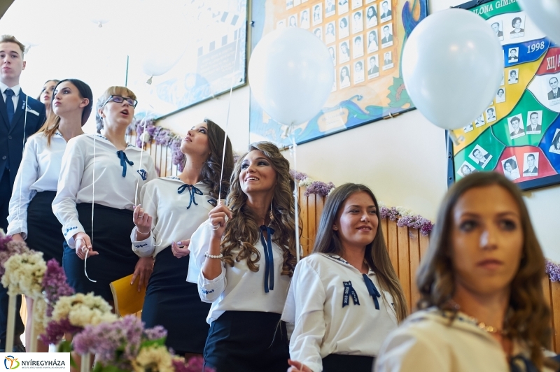 Ballagás a Zrínyi gimnáziumban - fotó Szarka Lajos