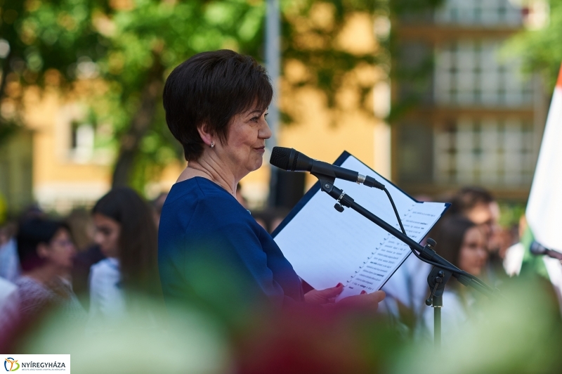 Ballagás a Zrínyi gimnáziumban - fotó Szarka Lajos