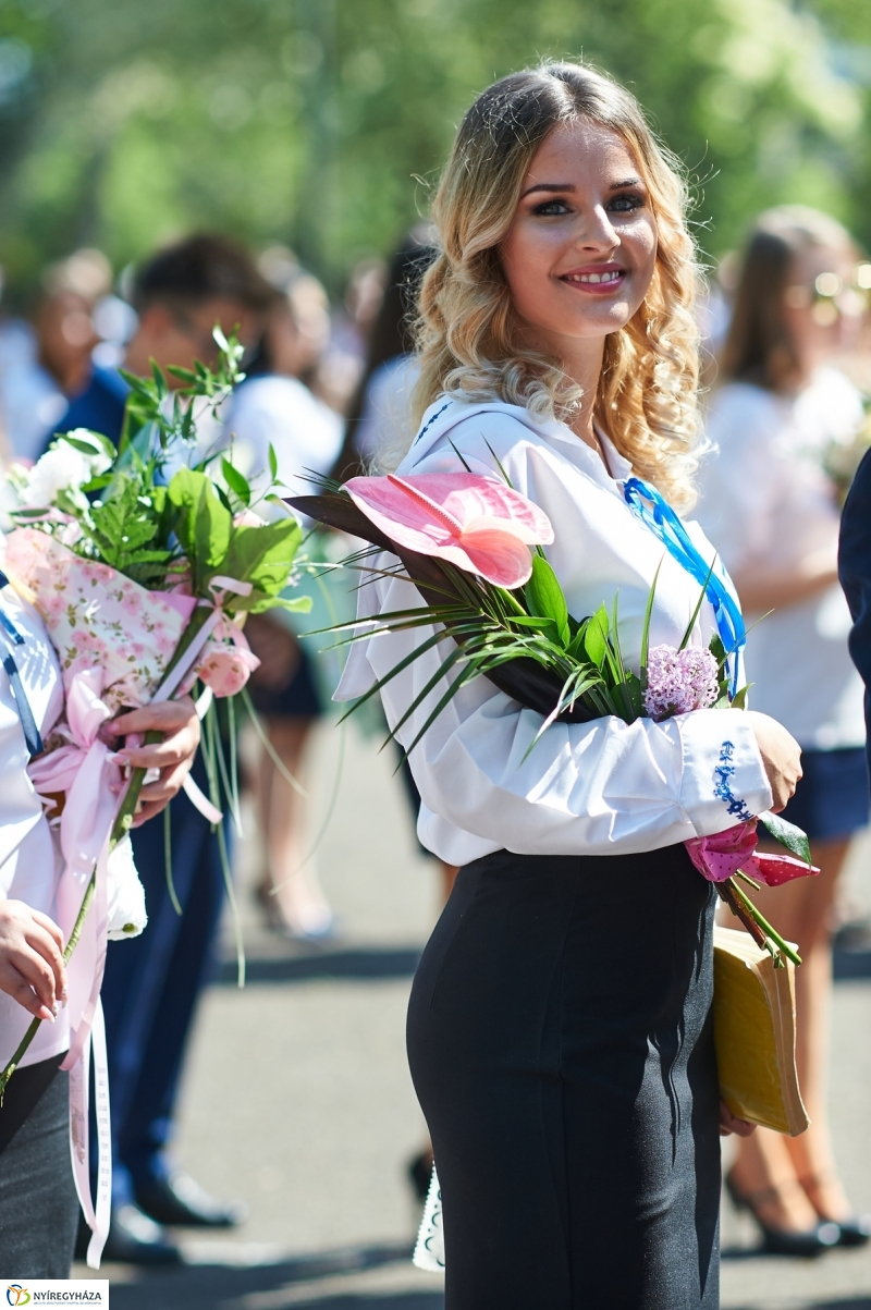Ballagás a Zrínyi gimnáziumban - fotó Szarka Lajos